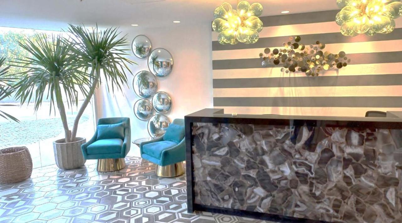 Acellyne'S Suites At The Residences At Commonwealth By Century Quezon City Kültér fotó