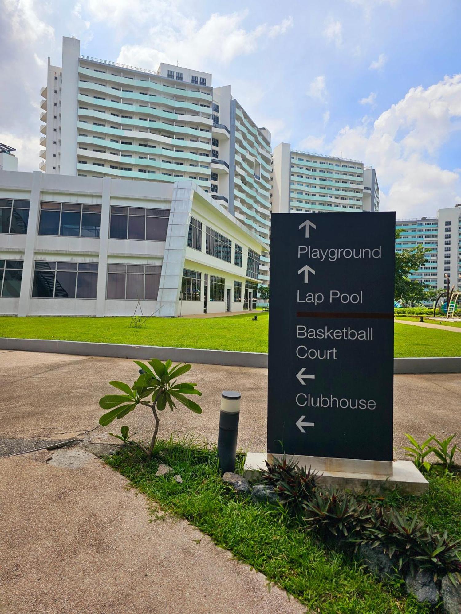 Acellyne'S Suites At The Residences At Commonwealth By Century Quezon City Kültér fotó