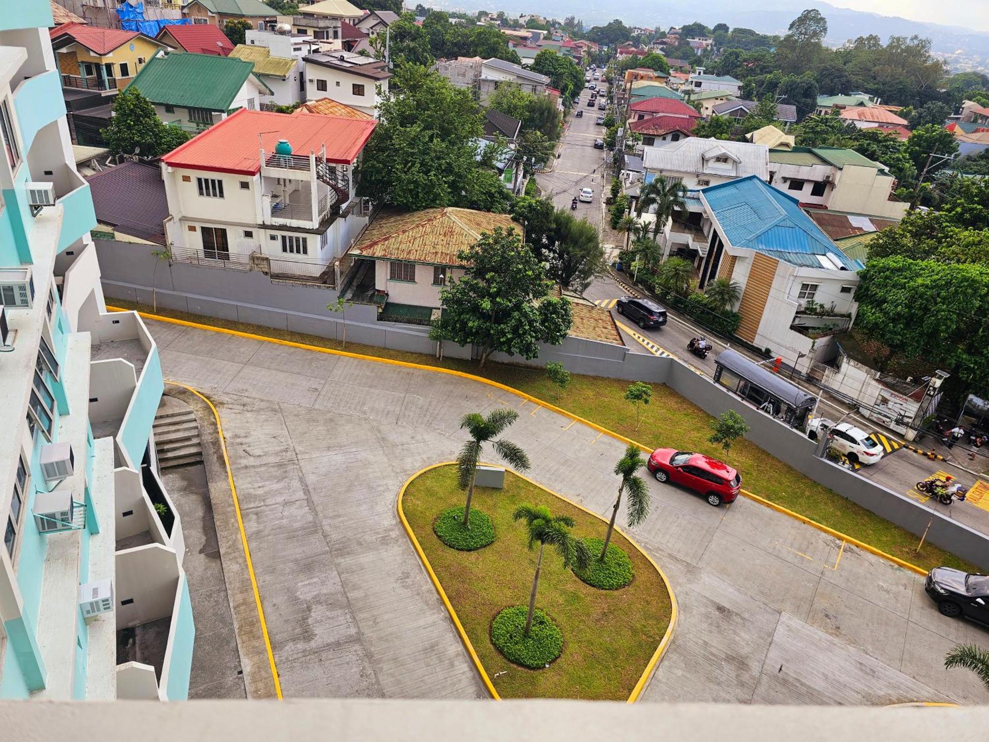 Acellyne'S Suites At The Residences At Commonwealth By Century Quezon City Kültér fotó