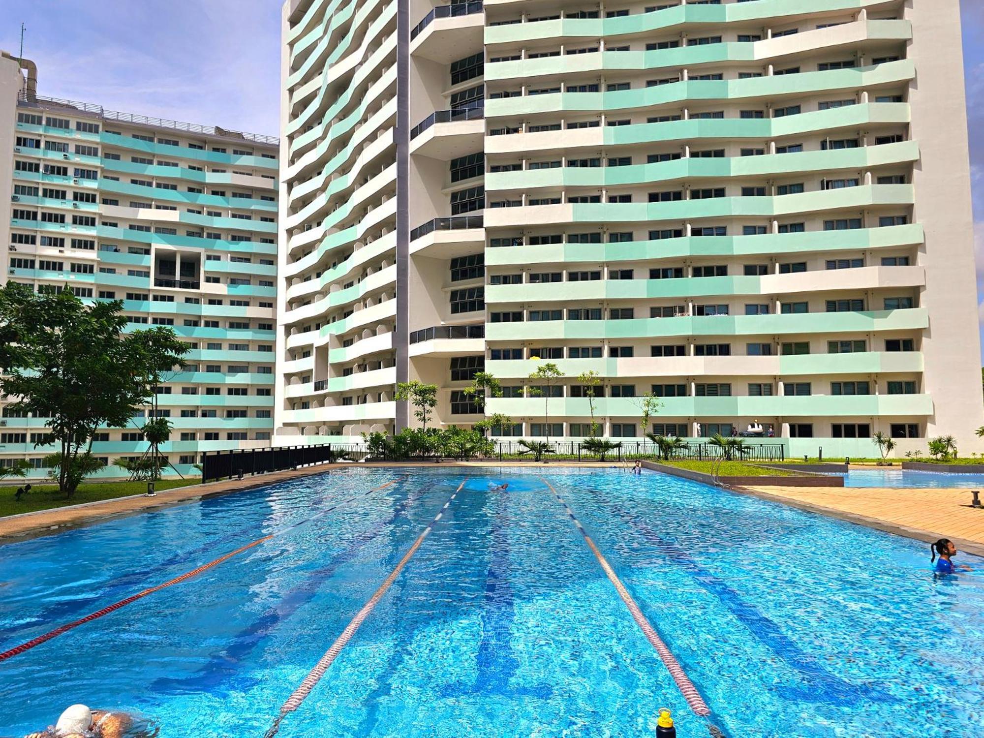 Acellyne'S Suites At The Residences At Commonwealth By Century Quezon City Kültér fotó