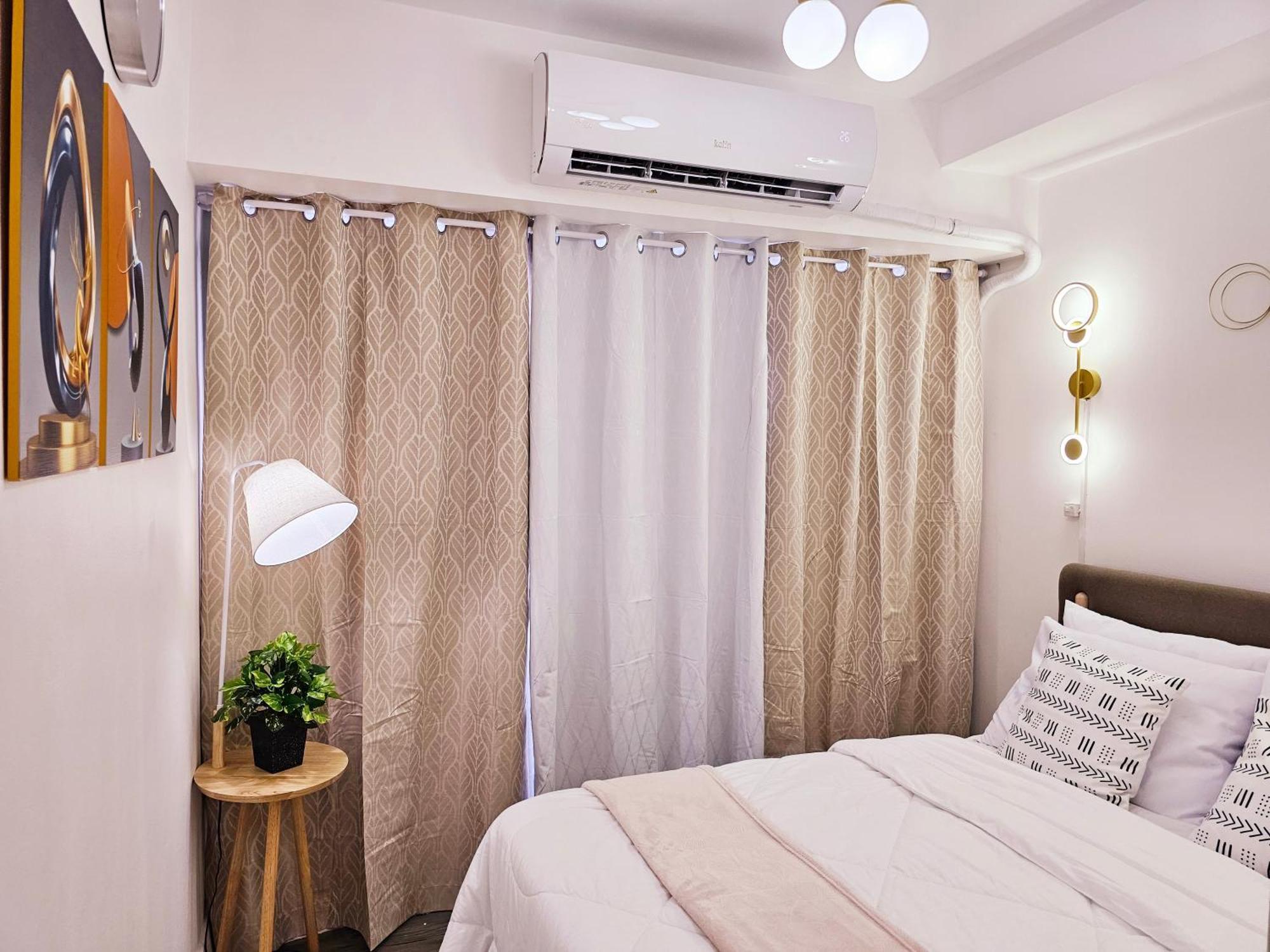 Acellyne'S Suites At The Residences At Commonwealth By Century Quezon City Kültér fotó