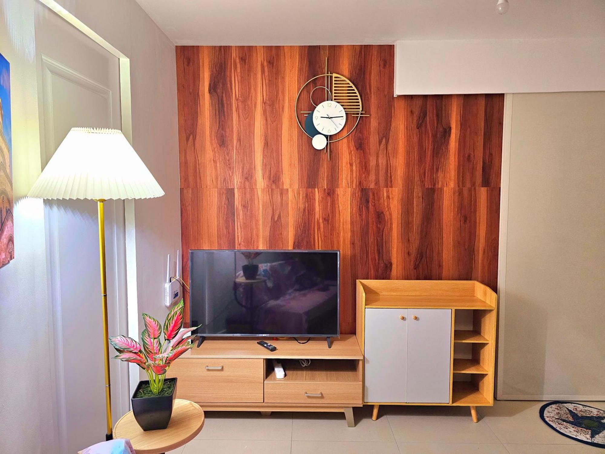 Acellyne'S Suites At The Residences At Commonwealth By Century Quezon City Kültér fotó