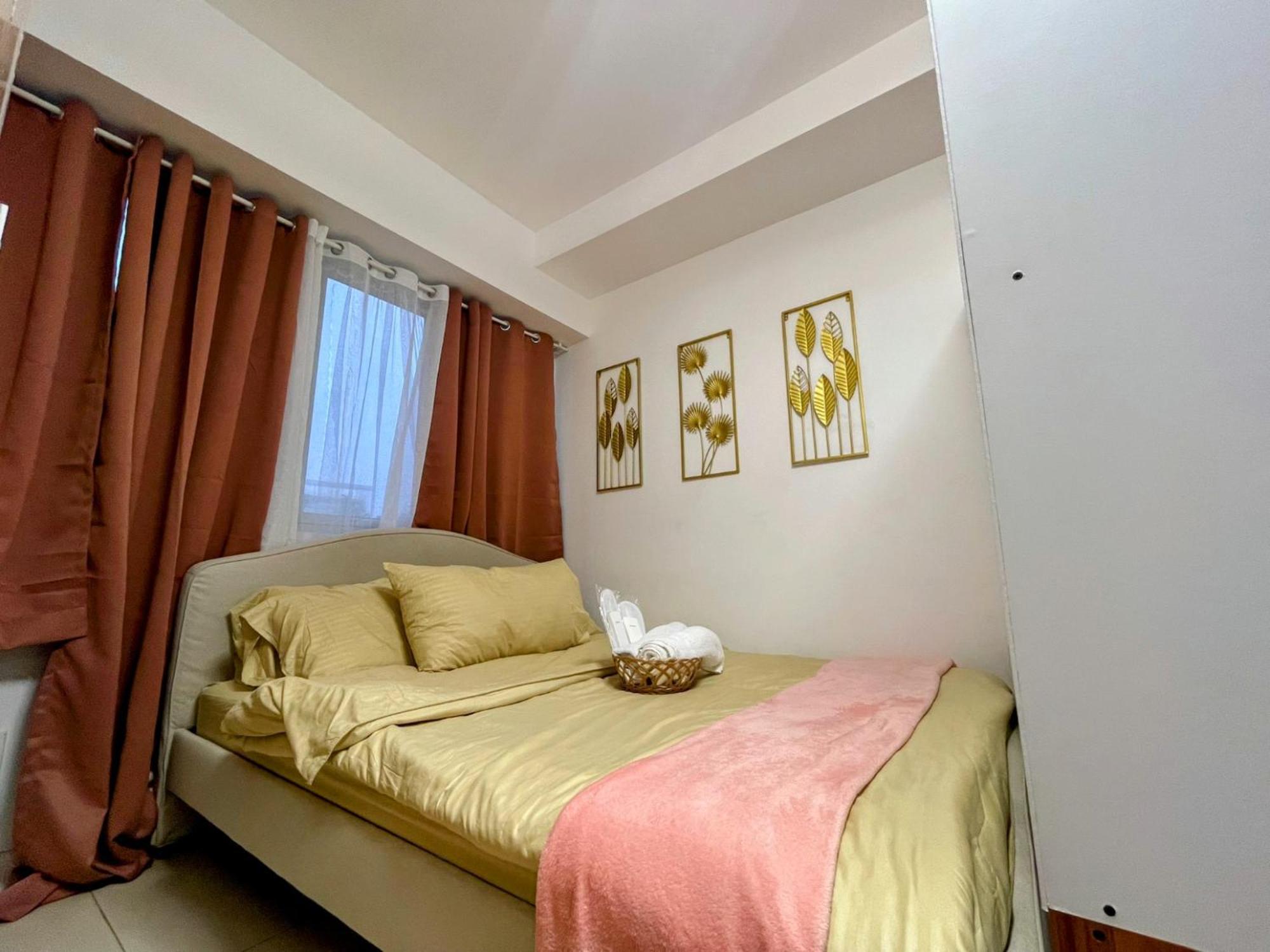 Acellyne'S Suites At The Residences At Commonwealth By Century Quezon City Szoba fotó
