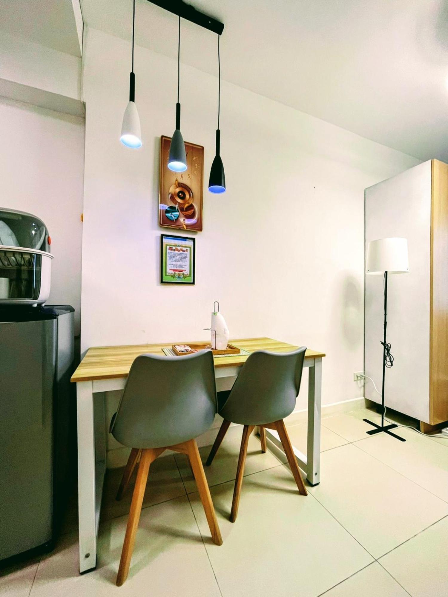 Acellyne'S Suites At The Residences At Commonwealth By Century Quezon City Szoba fotó