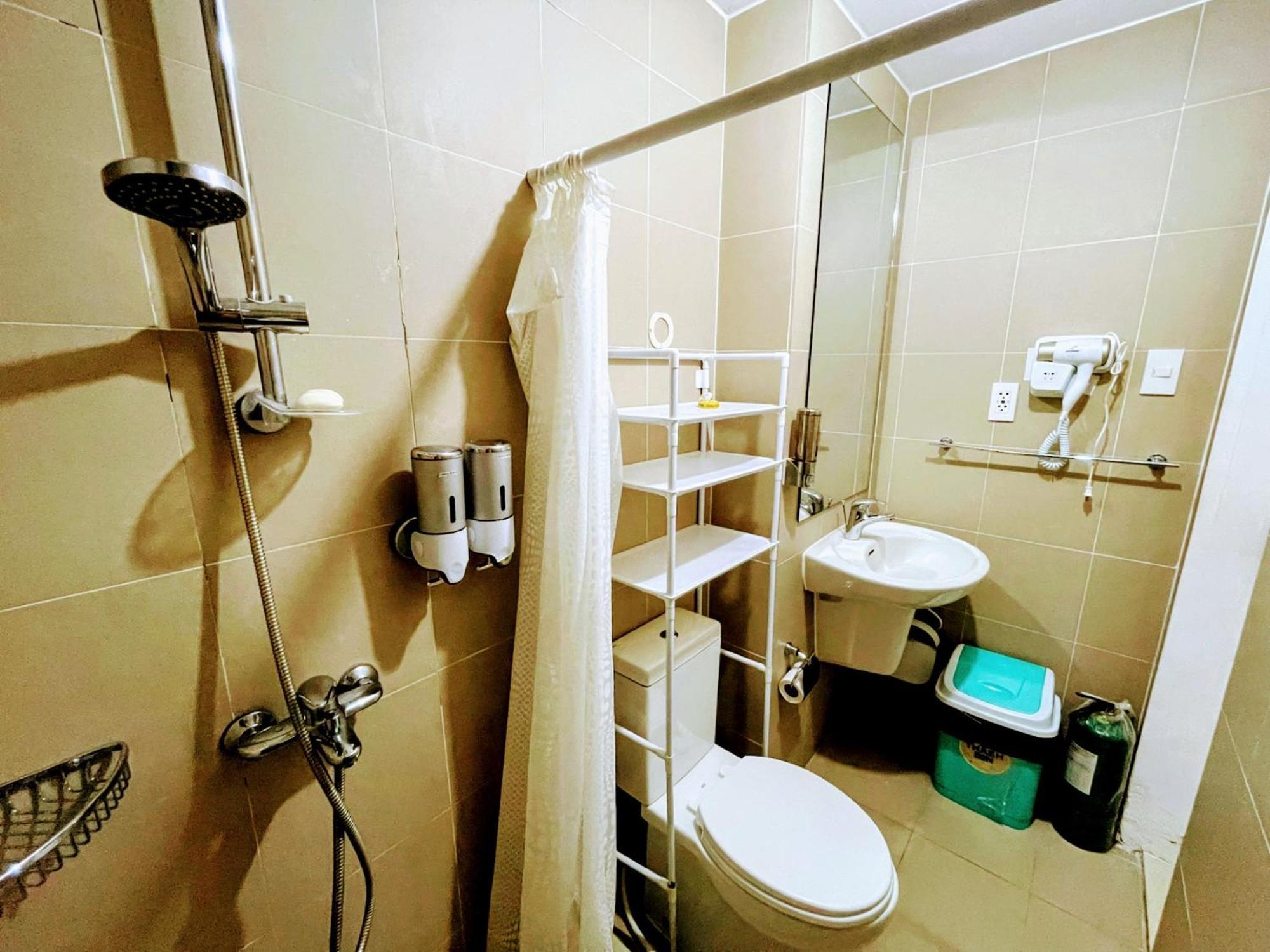 Acellyne'S Suites At The Residences At Commonwealth By Century Quezon City Szoba fotó