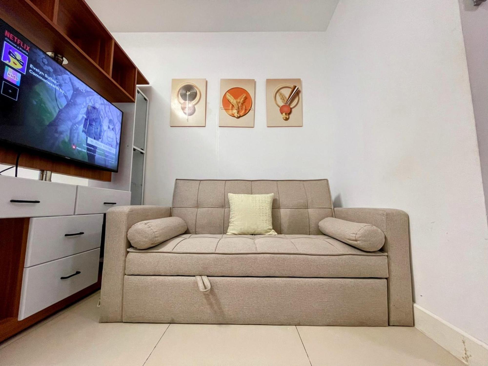 Acellyne'S Suites At The Residences At Commonwealth By Century Quezon City Szoba fotó